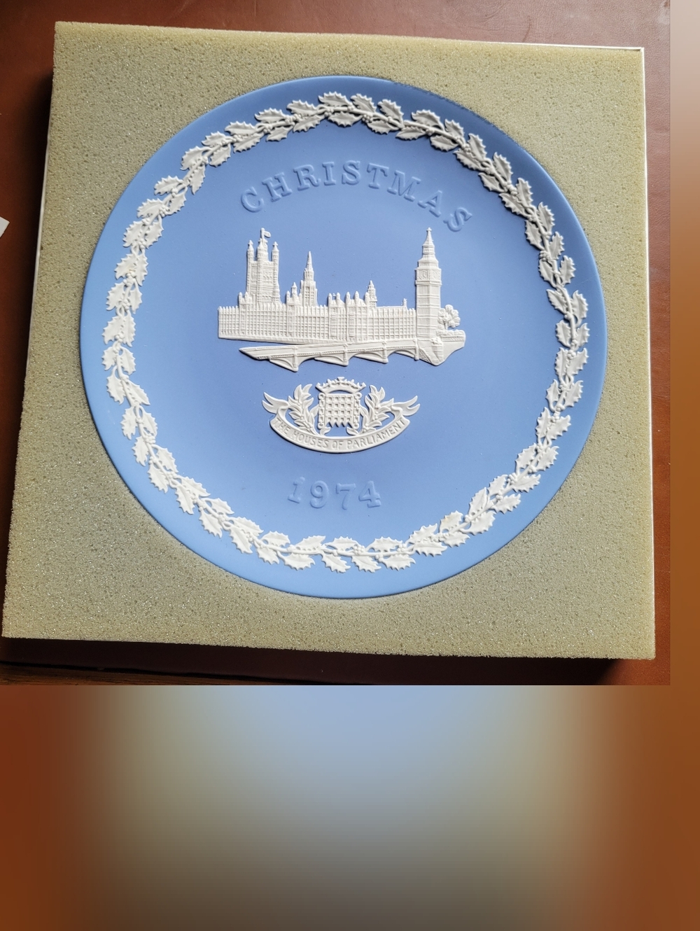 “Houses Of Parliament” Christmas 1974 8” Jasper Pale Blue England Wedgwood Plate